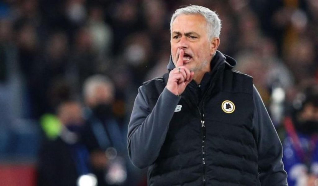 Sei Diventato Un Ragazzo Da Feste Mourinho Perde Il Controllo Nello Spogliatoio Scoppia La 