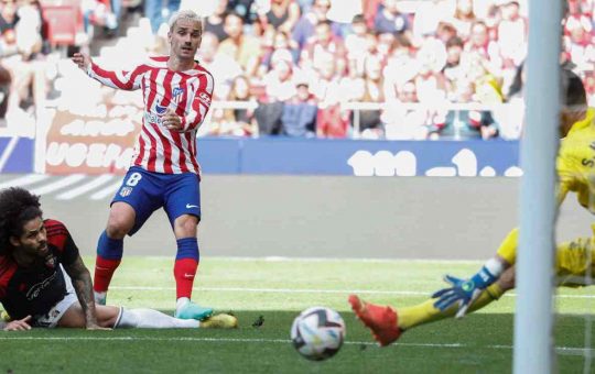 Antoine Griezmann con la maglia dell'Atletico Madrid - Foto ANSA - Cronacalive.it