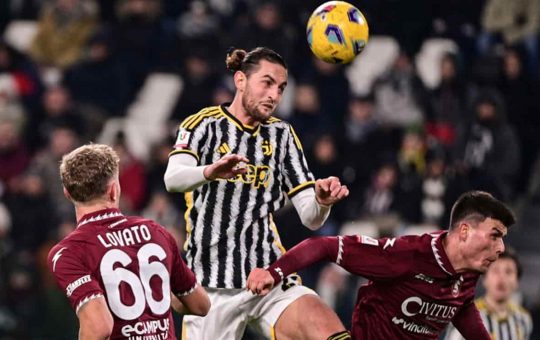 Il derby della Mole tra Juventus e Torino - Foto Lapresse - Ilromanista.it