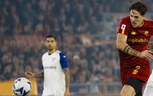 Niccolò Zaniolo e Mattia Zaccagni nel derby di Roma del 2023 - Foto ANSA - Ilromanista.it