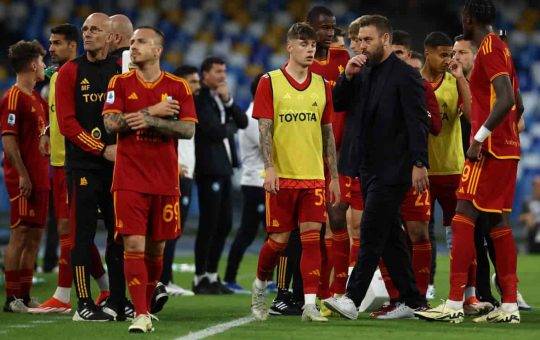 Daniele De Rossi con la squadra - Foto Lapresse - Ilromanista.it