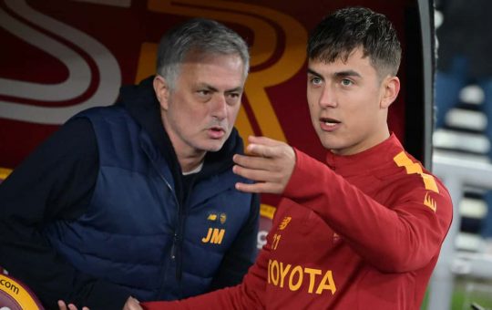 Josè Mourinho e Paulo Dybala - Foto Lapresse - Ilromanista.it