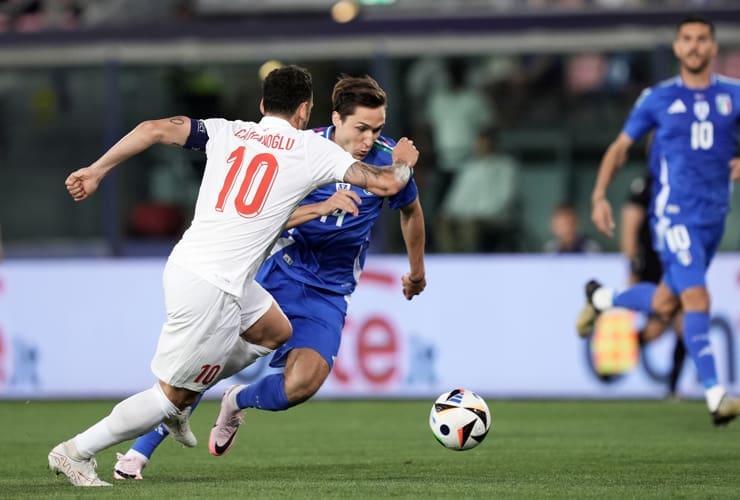 Federico Chiesa in campo con la maglia dell'Italia - Foto Lapresse - Ilromanista.it