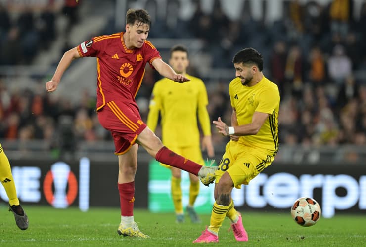 Niccolò Pisilli in campo con la maglia della Roma - Foto Lapresse - Ilromanista.it