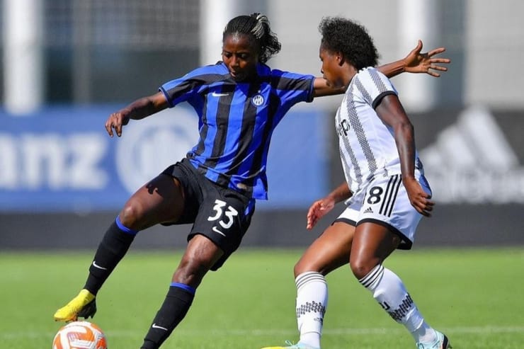 Ajara Njoya in campo con la maglia dell'Inter - Foto dal suo profilo Instagram - Ilromanista.it