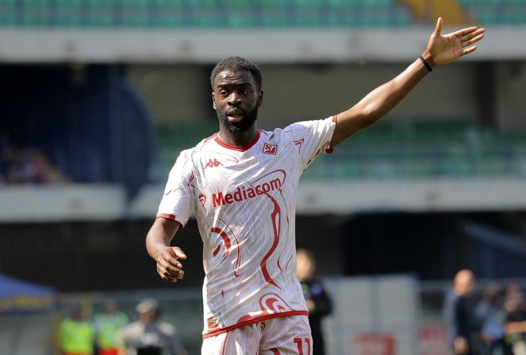 Ikoné in campo con la maglia della Fiorentina - Foto Lapresse - Ilromanista.it