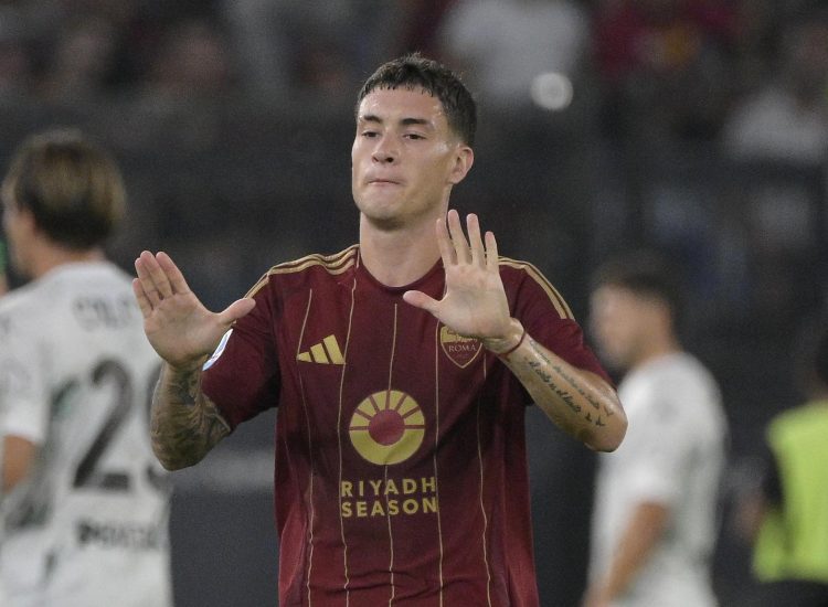 Matias Soulé con la maglia della Roma - fonte Lapresse - ilromanista.it