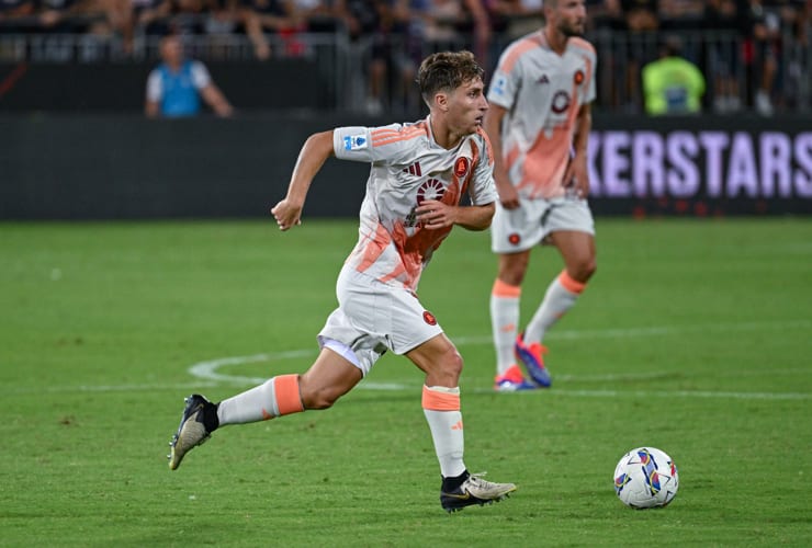 Tommaso Baldanzi in campo con la maglia della Roma - Foto Lapresse - Ilromanista.it