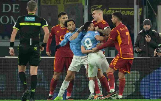 Momenti di tensione in un Lazio-Roma di Coppa Italia - Lapresse - Ilromanista.it