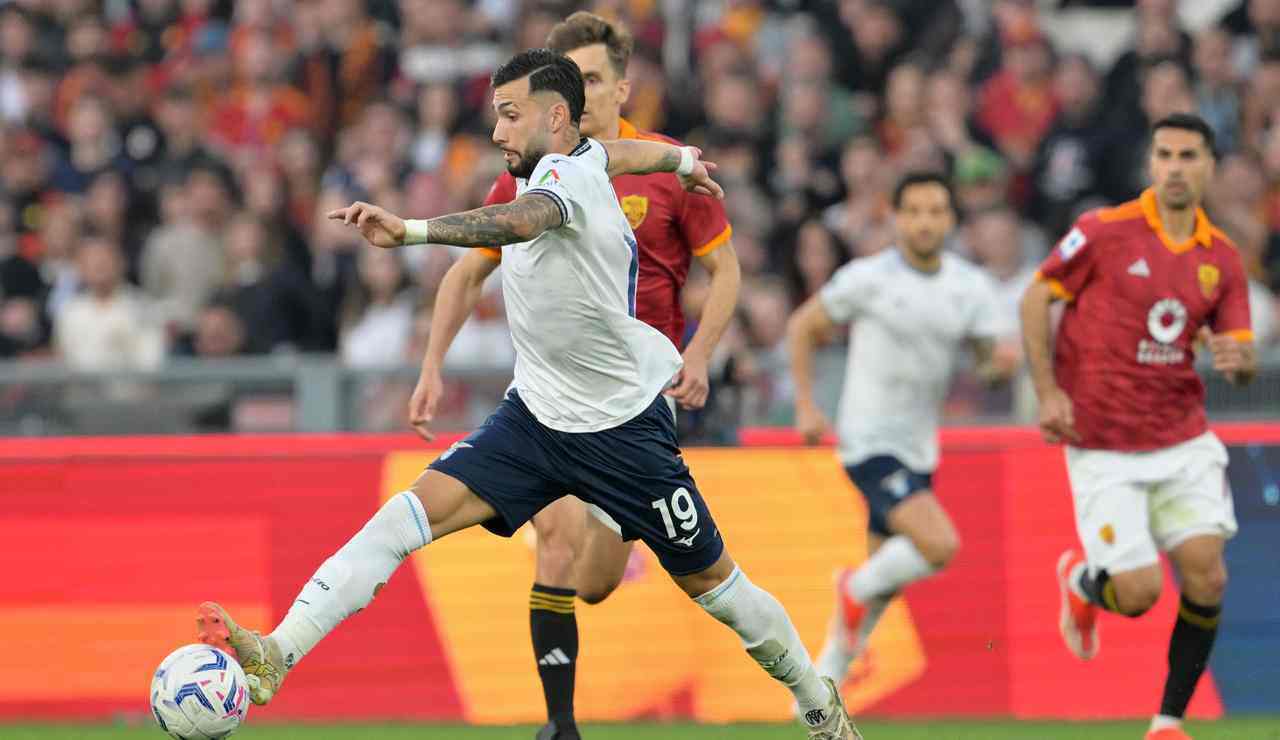 Un'azione in un recente derby tra Roma e Lazio - Foto Lapresse - Ilromanista.it