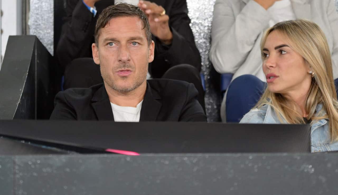 Francesco Totti e la fidanzata Noemi Bocchi - Foto Lapresse - Ilromanista.it