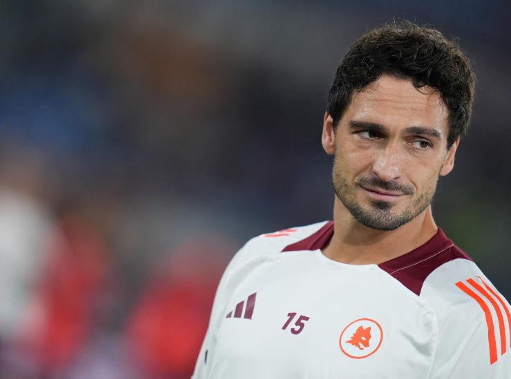 Lo sguardo distratto di Mats Hummels - Lapresse - Ilromanista.it