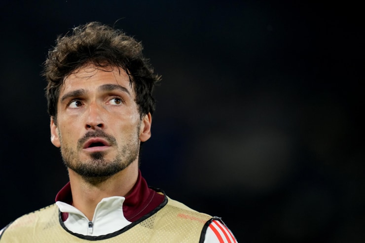 Mats Hummels durante il riscaldamento - Foto Lapresse - Ilromanista.it