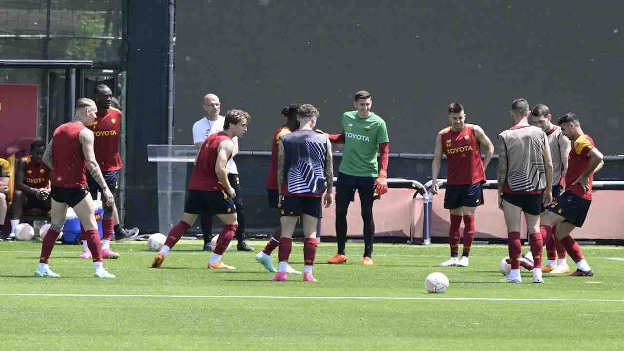 "Fuga da Trigoria", cresce il malcontento nella capitale: mezza squadra pronta all'addio