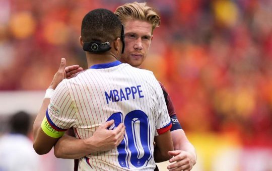 De Bruyne e Mbappé - Lapresse - Ilromanista.it