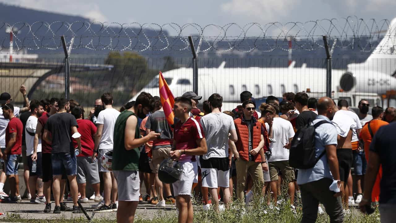 I tifosi della Roma a Ciampino - Foto Lapresse - Ilromanista.it