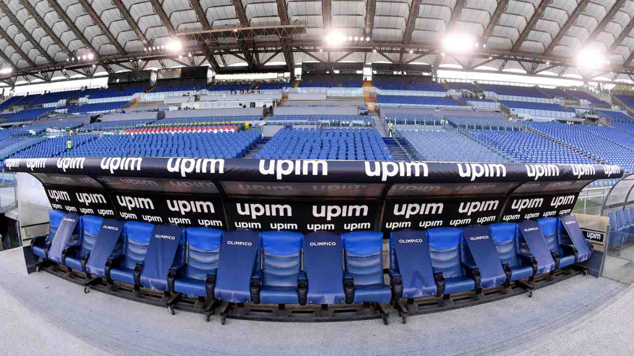 La panchina vuota dello Stadio Olimpico a Roma - Lapresse - Ilromanista.it