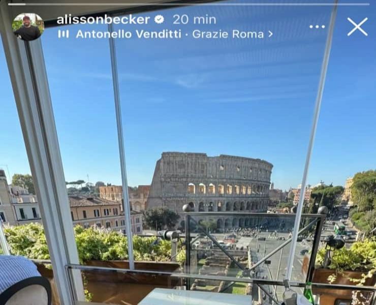 La storia di Alisson davanti al Colosseo - Foto dal suo profilo Instagram - Ilromanista.it