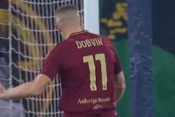 Artem Dovbyk e l'errore nella scritta della maglia - Screen Instagram - Ilromanista.it