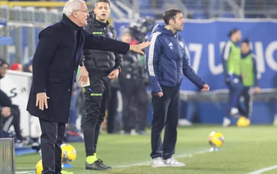 Roma-Sampdoria, i convocati di Ranieri: fuori Hummels, Cristante e Koné. Torna Paredes