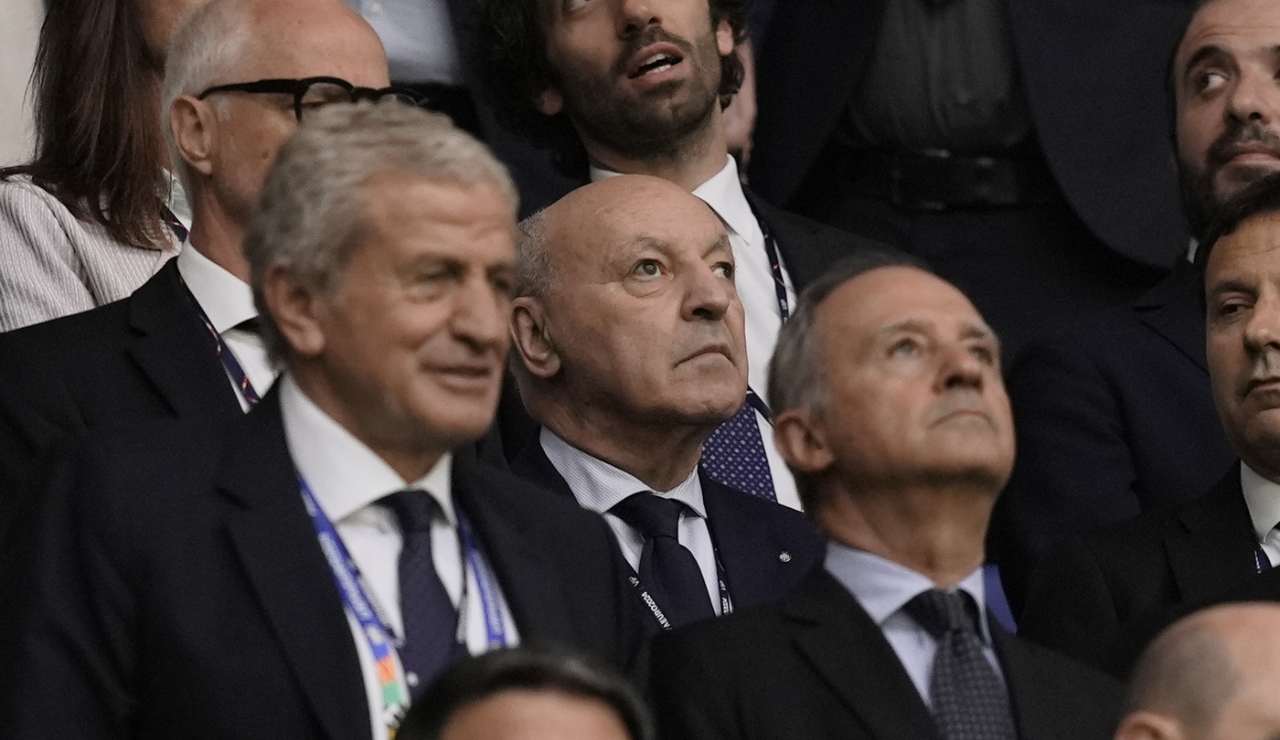 Beppe Marotta in tribuna - Lapresse - Ilromanista.it