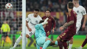 Roma-Eintracht 2-0, giallorossi qualificati al playoff: eco le possibili avversarie