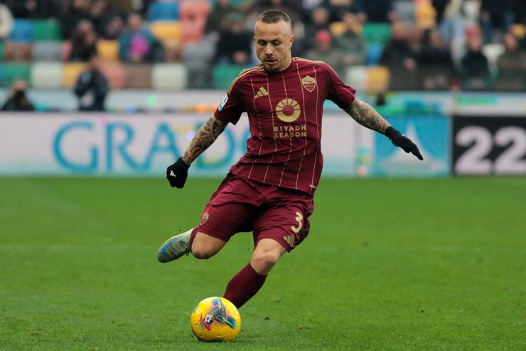 Angelino in campo con la maglia della Roma - Foto Lapresse - Ilromanista.it