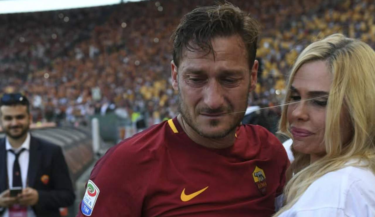 Francesco Totti e Ilary Blasi - Facebook - Ilromanista.it